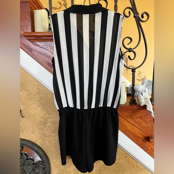 Forever 21 Black And White Stripe One-Piece Romper Size L - Picture 4 of 11